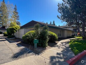 Building Photo - Corner Condo in the Pocket/Greenhaven Area