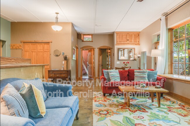 Building Photo - 226 Brickyard Rd