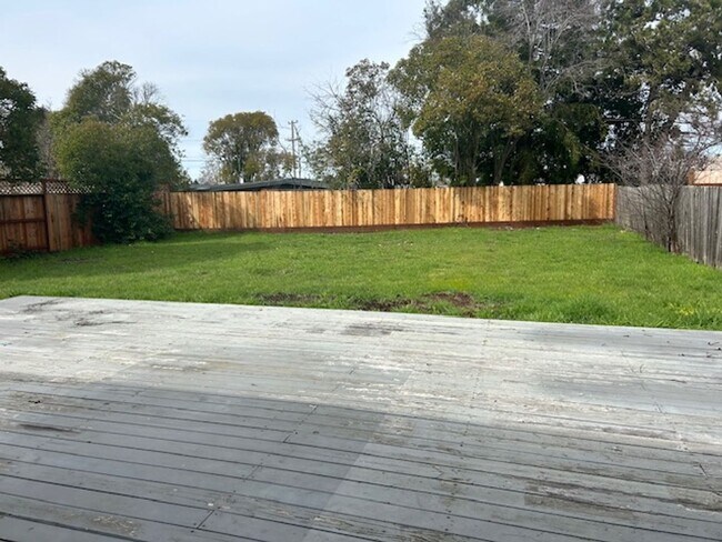 Building Photo - Single Level 3 Bedroom 2 Bath House in Rohnert Park