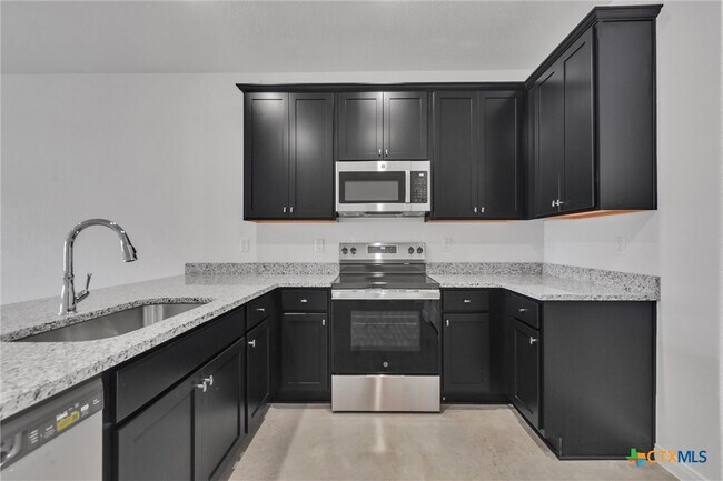 Building Photo - 902 Cherry Laurel Ln