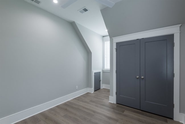 Building Photo - 3 Sanctuary Ct