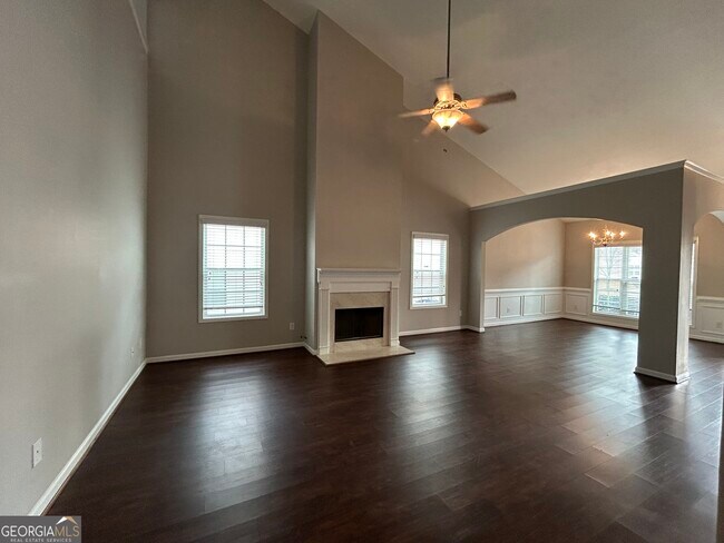 Building Photo - 2220 Copper Trail Ln NE