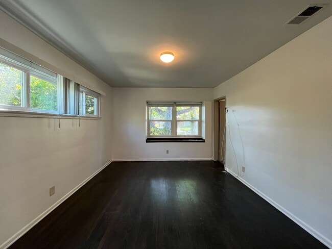 Building Photo - Sherman Oaks 3+2 w/bonus room + upgrades on cul-de-sac lot!