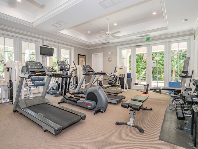 Building Photo - 801 N Swim Club Dr
