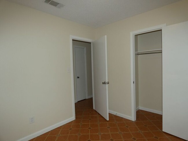 Building Photo - 4606 Southern Pl