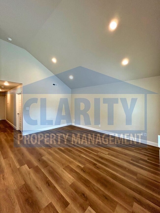 Building Photo - **NEW YEAR'S SPECIAL**$300 OFF FIRST MONTH'S RENT!**