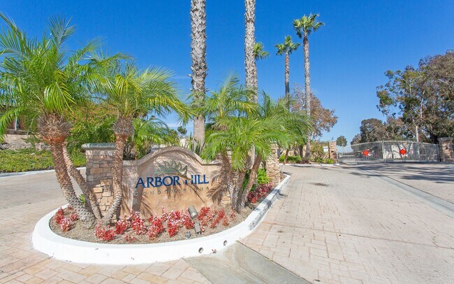 Building Photo - Lovely upstairs 2 bedroom Condo with Modern upgrades in Oceanside