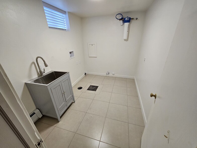Building Photo - 1365 S Wasatch Dr