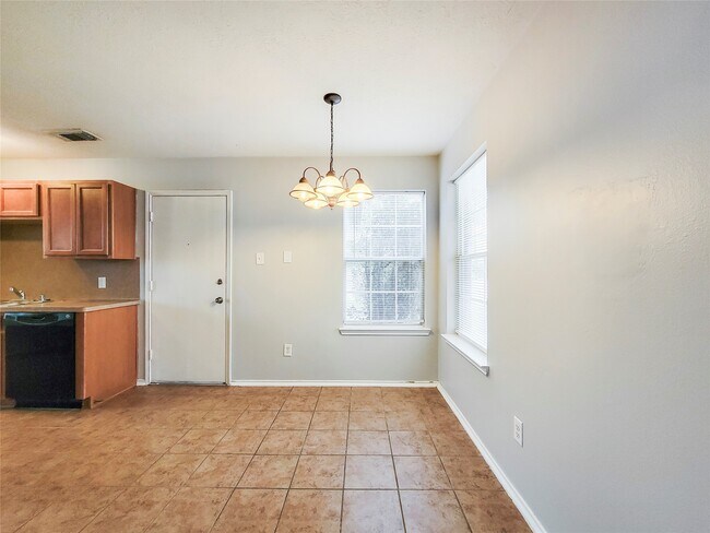 Building Photo - 7206 Daniel Spgs Ln