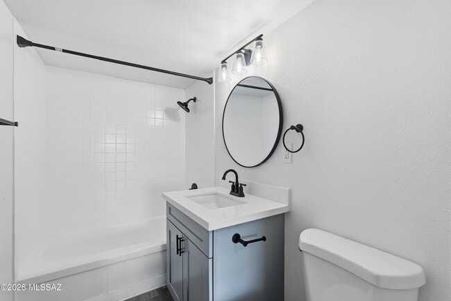 Building Photo - 425 W Paseo Redondo