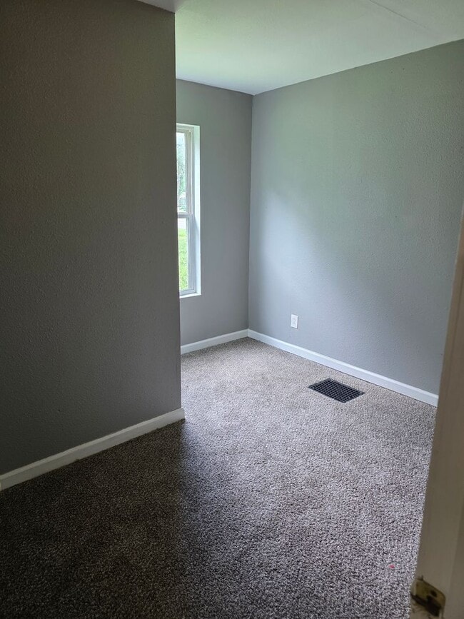 Building Photo - Lovely 3BD/1BA