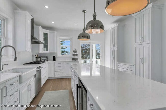 Building Photo - 916 Ocean Ave