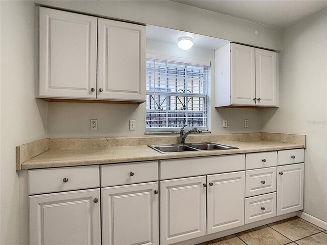 Building Photo - 1506 E Jefferson St