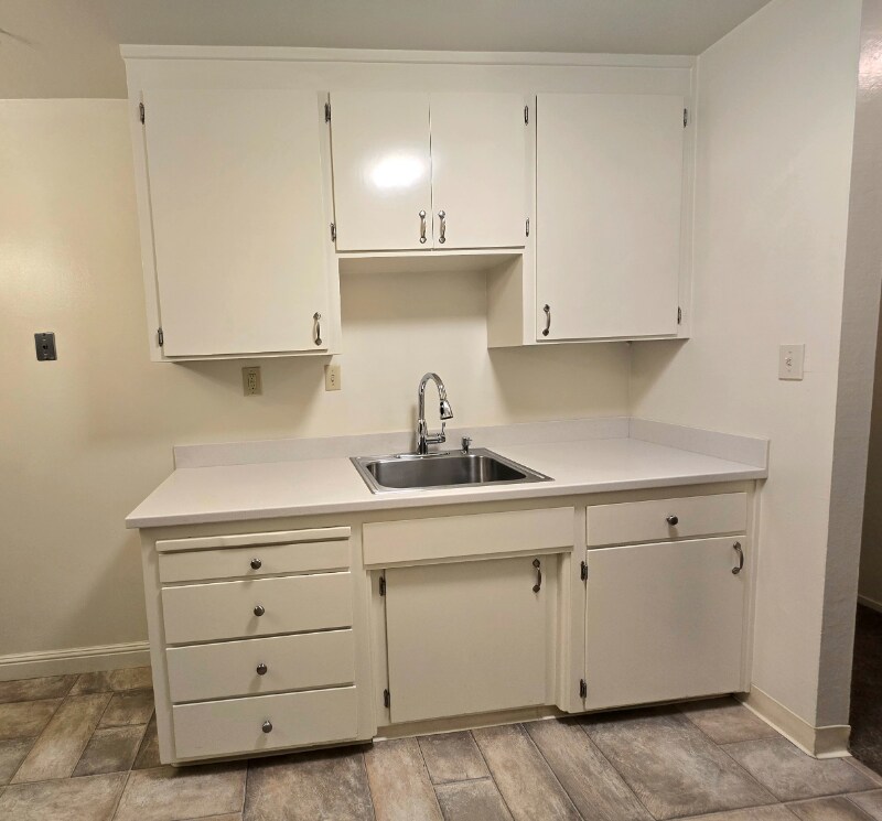 Building Photo - 1751 Ross Cir