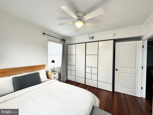 Building Photo - 718 S Washington St