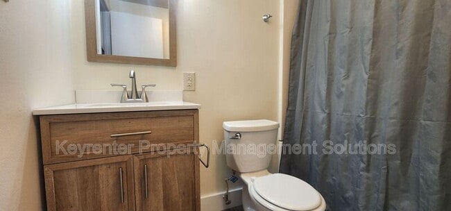 Building Photo - 813 Highland Ave