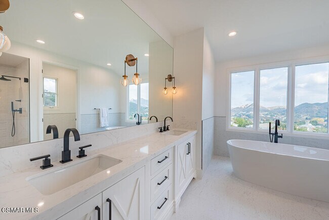 Building Photo - 2390 Crombie Ct