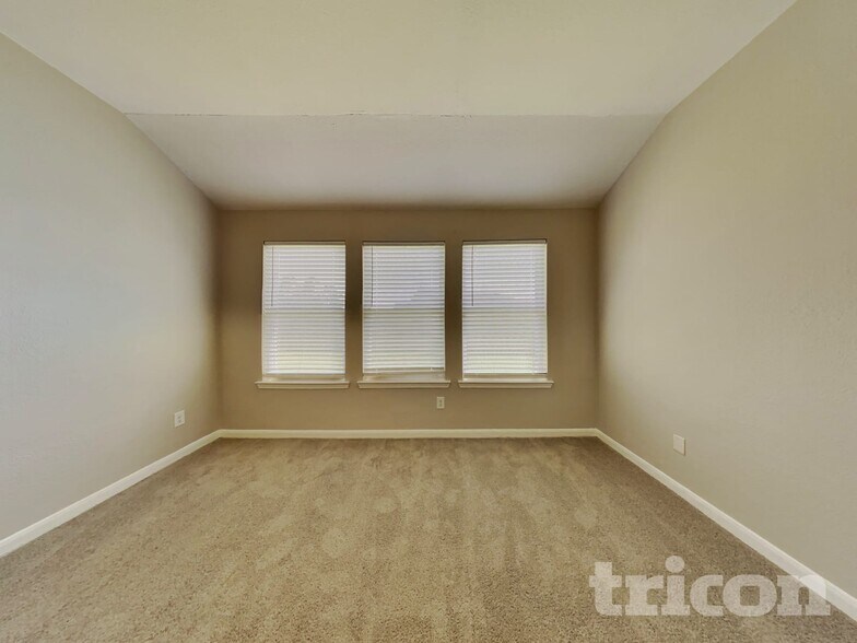 Building Photo - 23303 Crosscut Pass Dr