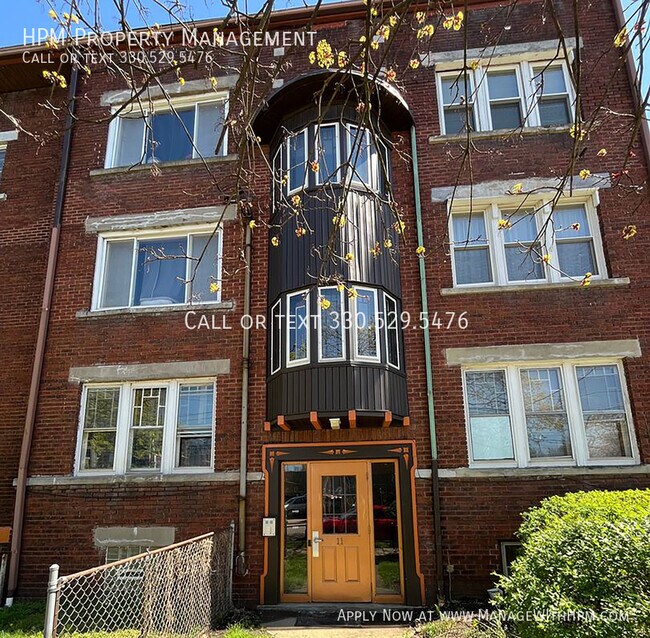 Primary Photo - 11 S Highland Ave