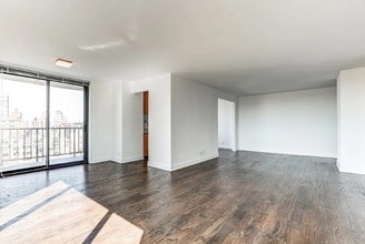 Building Photo - 200 E 82nd St