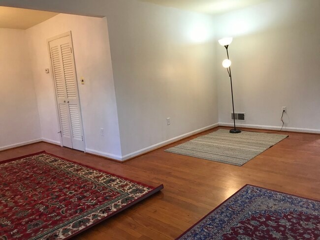 Building Photo - 5603 Lalos St