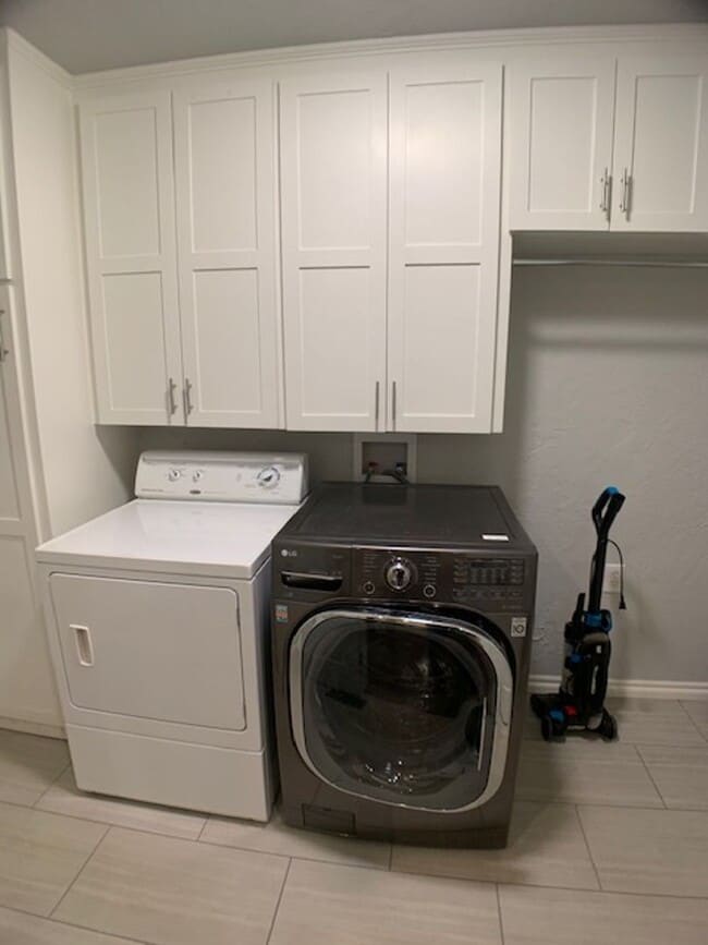 Building Photo - 3 Bed Home OKC - Move in Deposit-Free! (If Qualified)