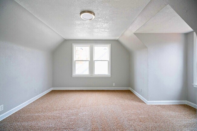 Building Photo - 1203 E 80th St