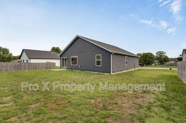 Building Photo - 473 S Michelle Ave