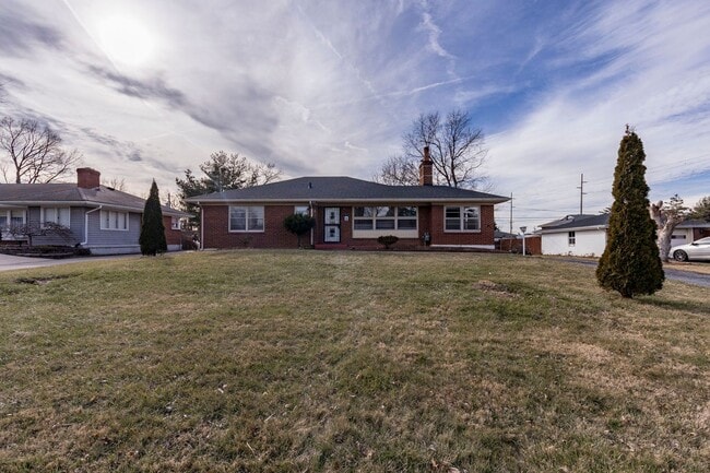 Building Photo - 3706 Chevy Chase Rd