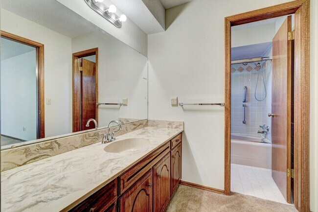 Building Photo - 3 Bed 2 Bath in Midwest City!