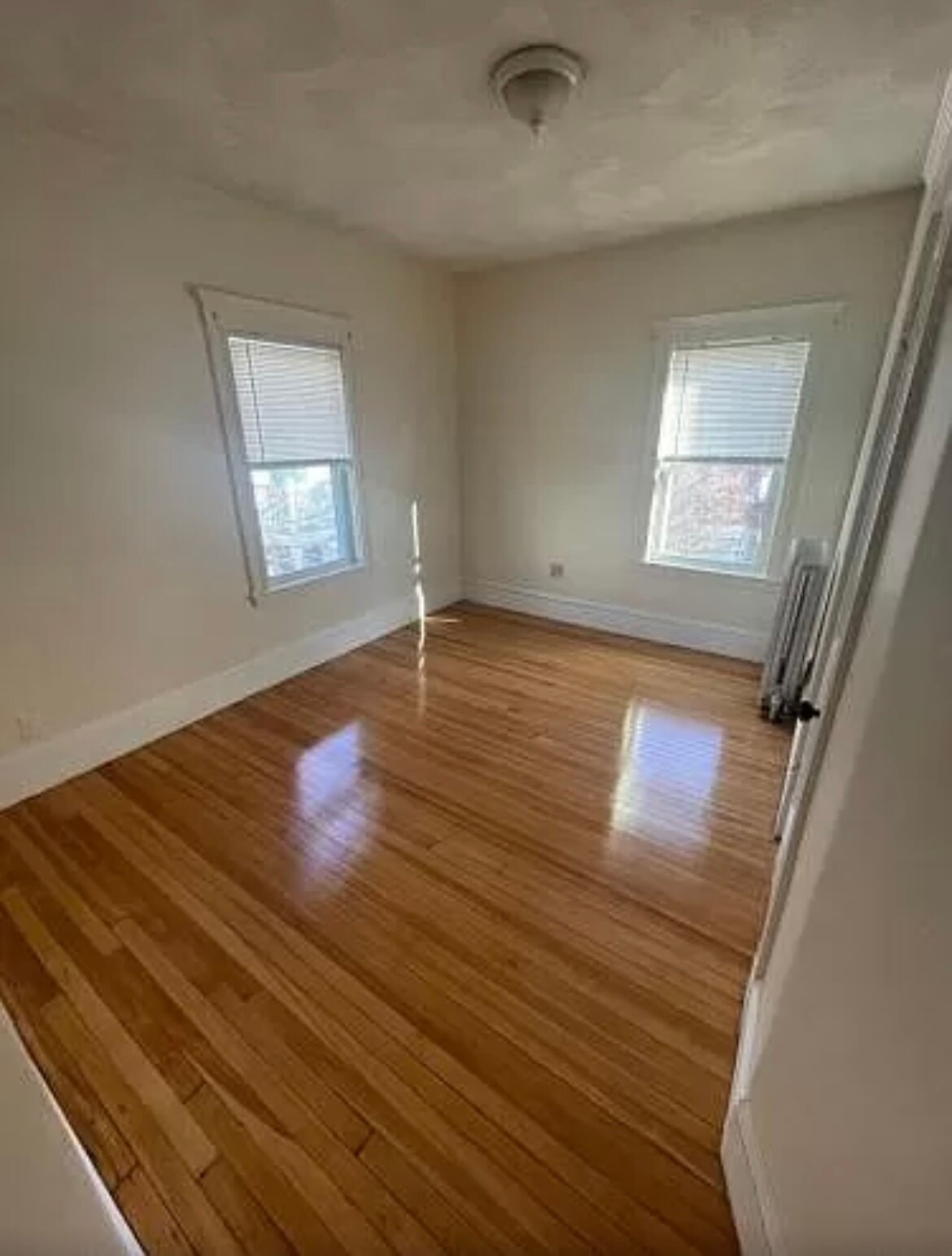 Building Photo - 10 Pinkham Rd