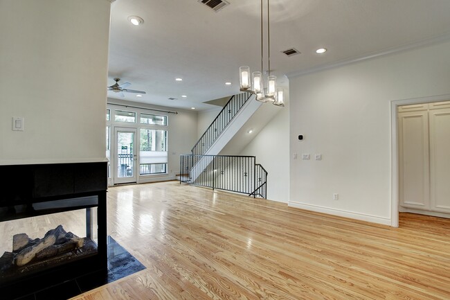 Building Photo - 1403 Rosedale St