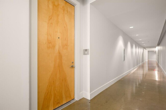 Building Photo - 210 Lee Barton Dr