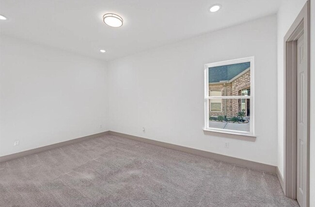Building Photo - 5021 Mallow St