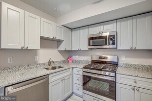 Building Photo - 5615 Franconia Rd