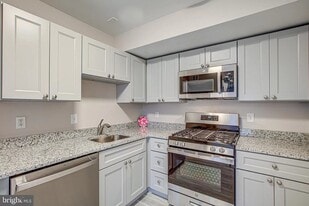Building Photo - 5615 Franconia Rd