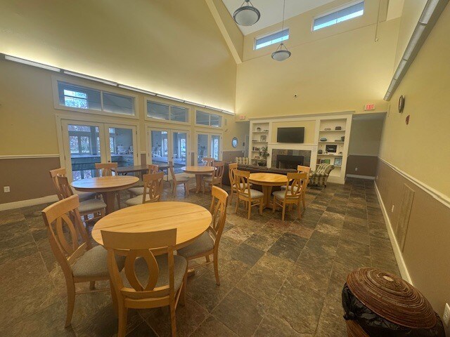 Building Photo - 4 Harvest Dr