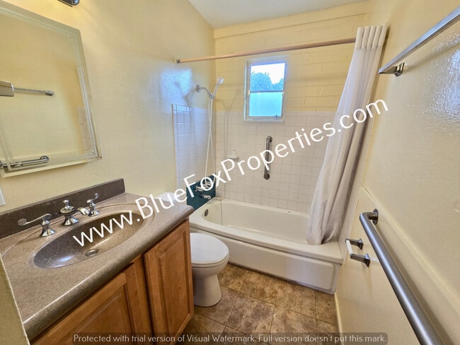 Building Photo - 3240 E Halcyon Pl