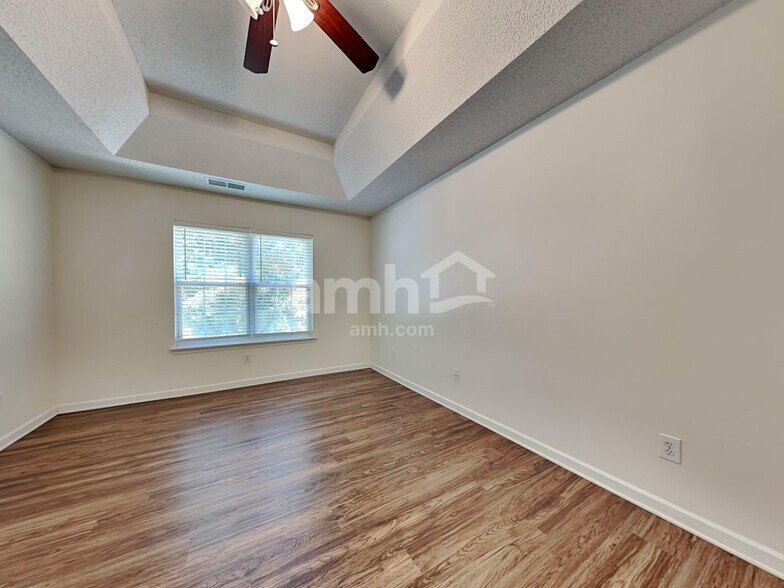 Building Photo - 500 Pawley Dr
