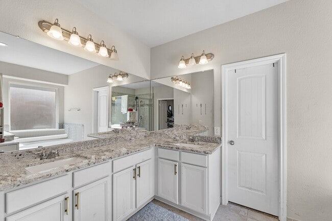 Building Photo - 7706 Mesquite Hill Ln