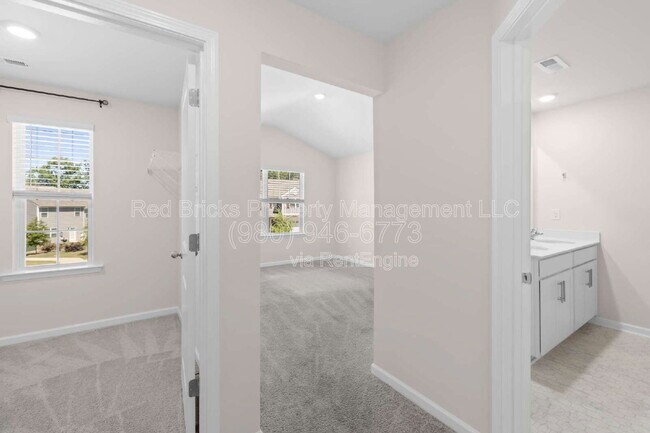 Building Photo - 8113 Murray Br Dr