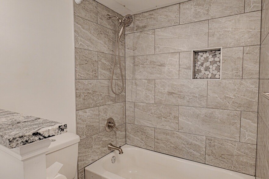 Building Photo - 8087 Meadow Rd