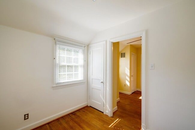 Building Photo - Charming 3BR/2BA Home in Hyattsville with ...