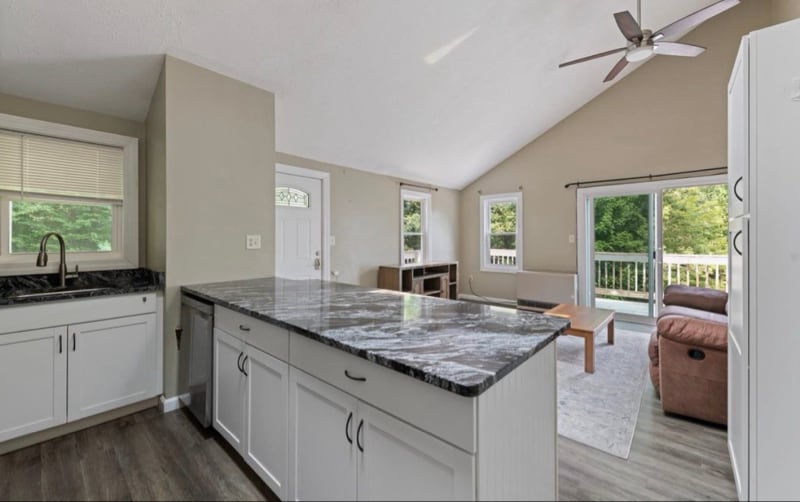 Building Photo - 33 Plaza Village Rd