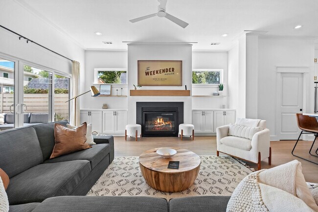 Building Photo - 404 NW 4th St