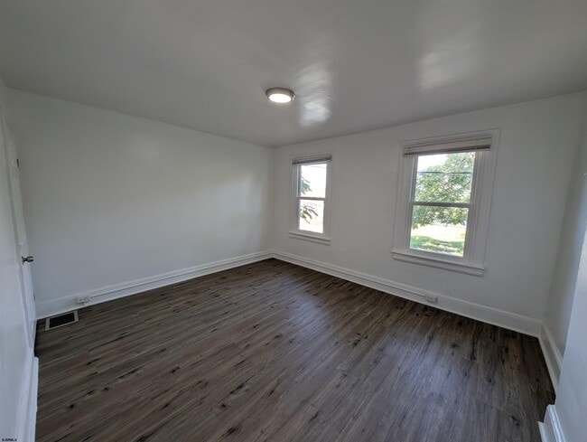 Building Photo - 904 Westcoat Pl