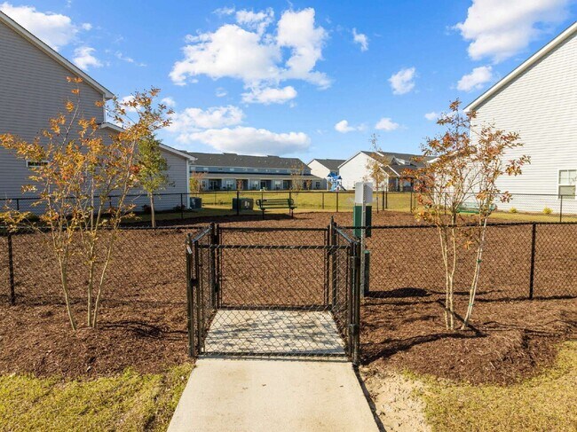 Building Photo - 2614 Virginia Mae Ln