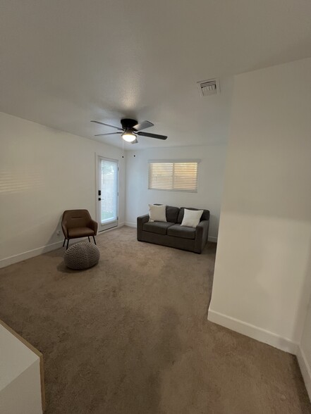 Building Photo - 40585 Sanalamar Dr