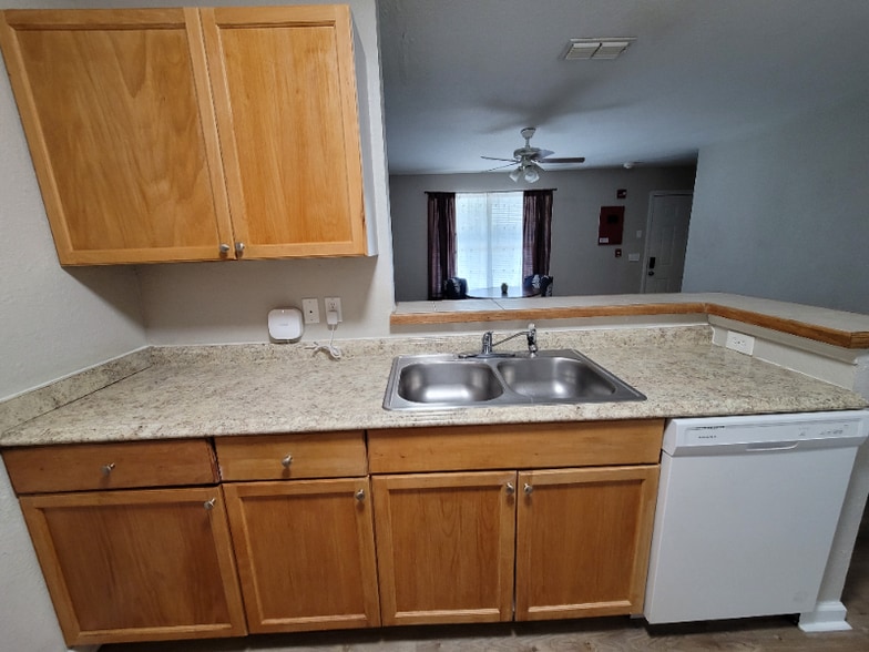 Building Photo - 1329 Nylic St