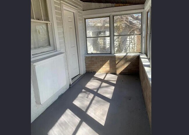 Building Photo - Lovely 2 Bedroom / 1 Bath for Rent - Section 8 Welcome